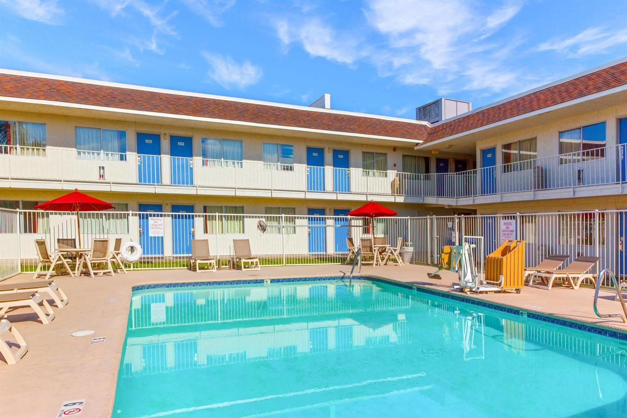 Motel 6-Phoenix, Az - North Bell Road Exterior photo